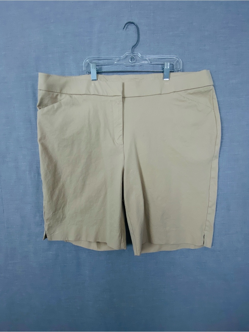 Chico’s Bermuda Shorts size 3.5 / 18 Beige Stretchy High Rise